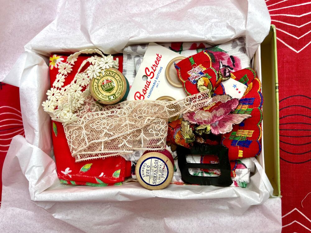 Slow Stitch Kit - Vintage Fabrics Set - Gift Box - Totem