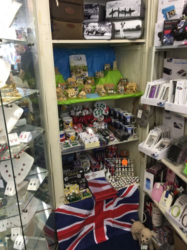 Liliput Lane, Devon, Totnes and Union Jack Gifts