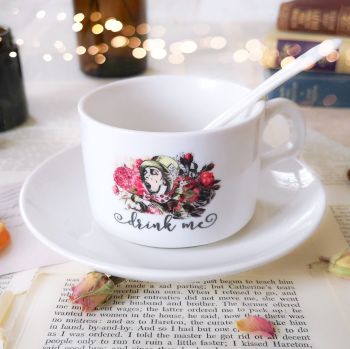 Alice In Wonderland tea cup 2
