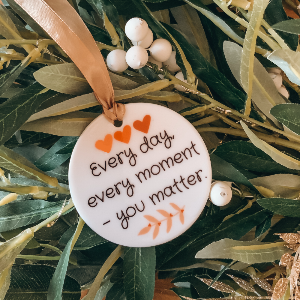 KEEPSAKES & ORNAMENTS