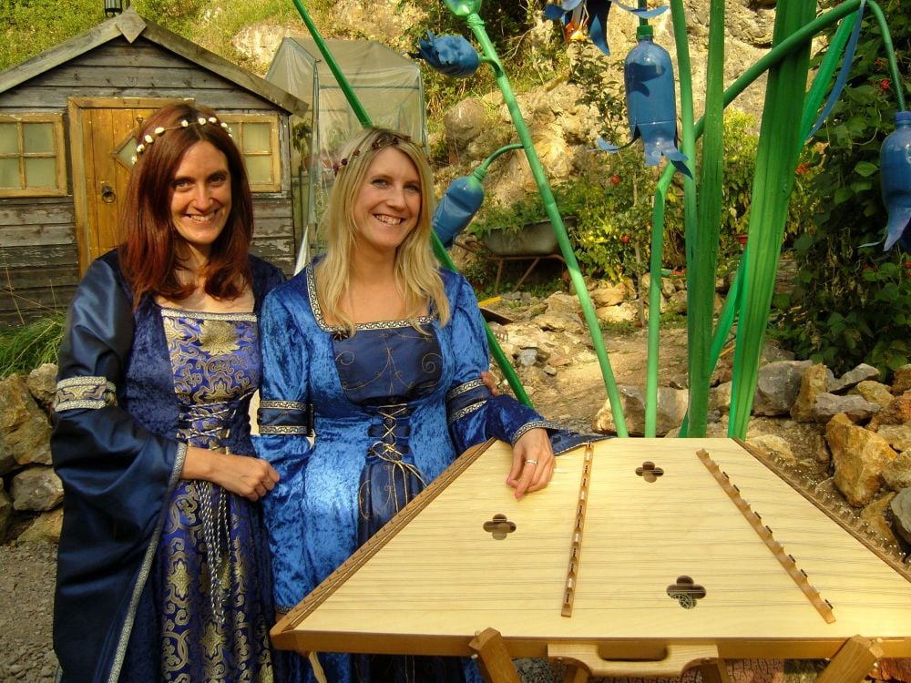 Let's Discover the Dulcimer the Dizzi Way. From None to Fun! Beginners