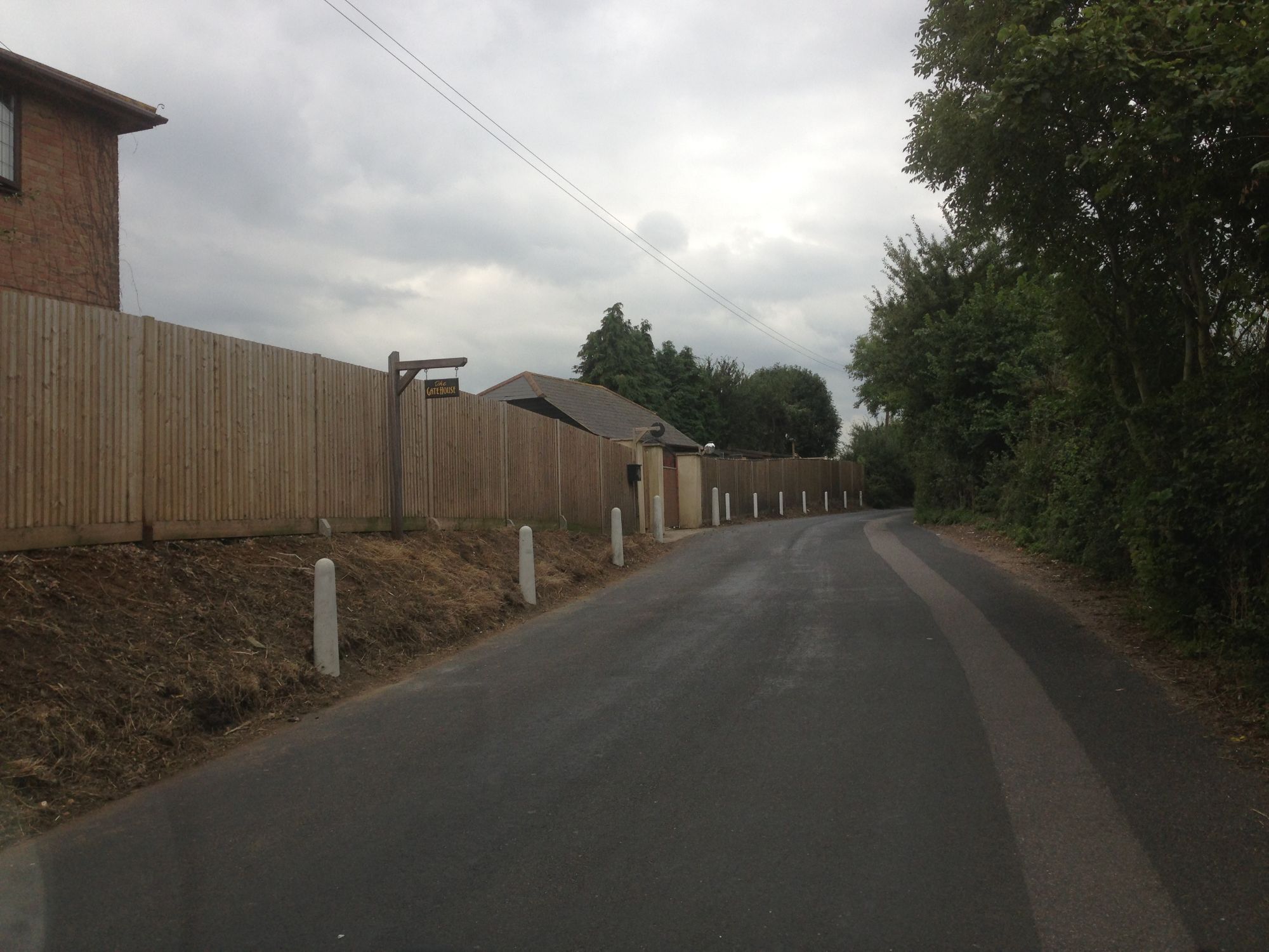 closeboard on arris rails- 6ft with safety bollards