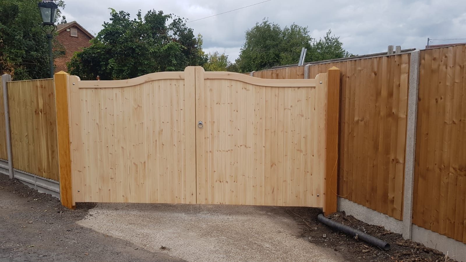 Joinery Quality bow top gates