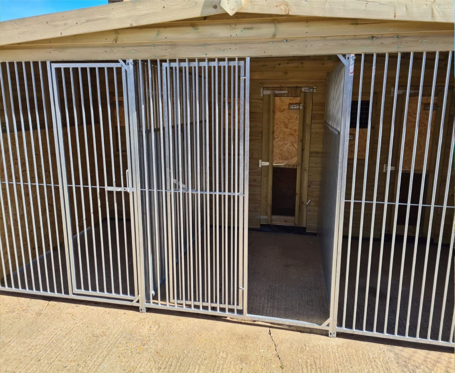 Dog kennel in Kent ME10 Sittingbourne ME9 Milton Kemsley Iwade Bapchild