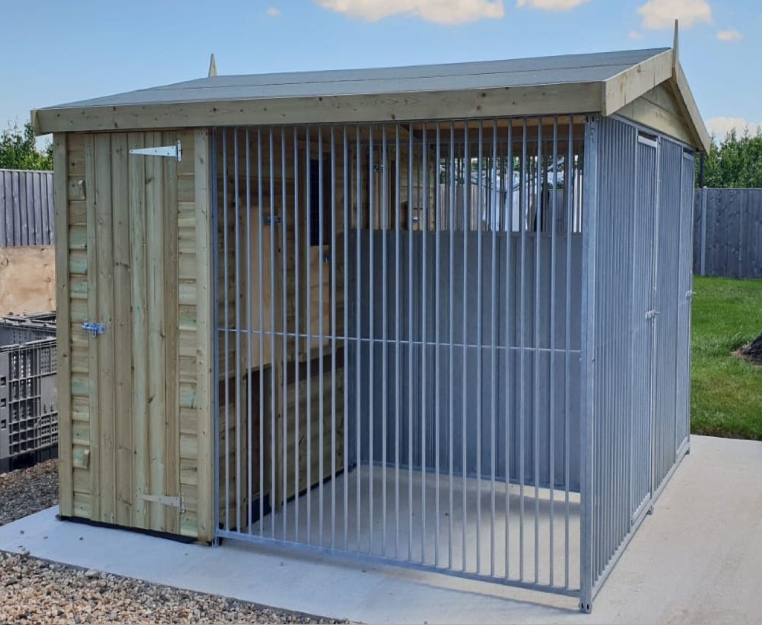 Dog kennel in Kent ME10 Sittingbourne ME9 Milton Kemsley Iwade Bapchild