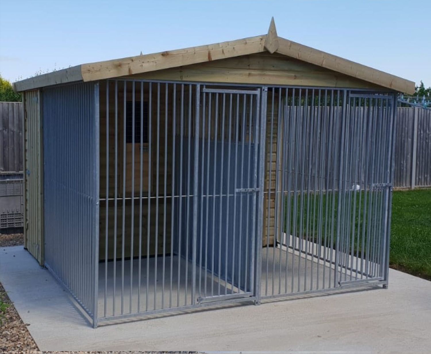 Dog kennel in Kent ME10 Sittingbourne ME9 Milton Kemsley Iwade Bapchild