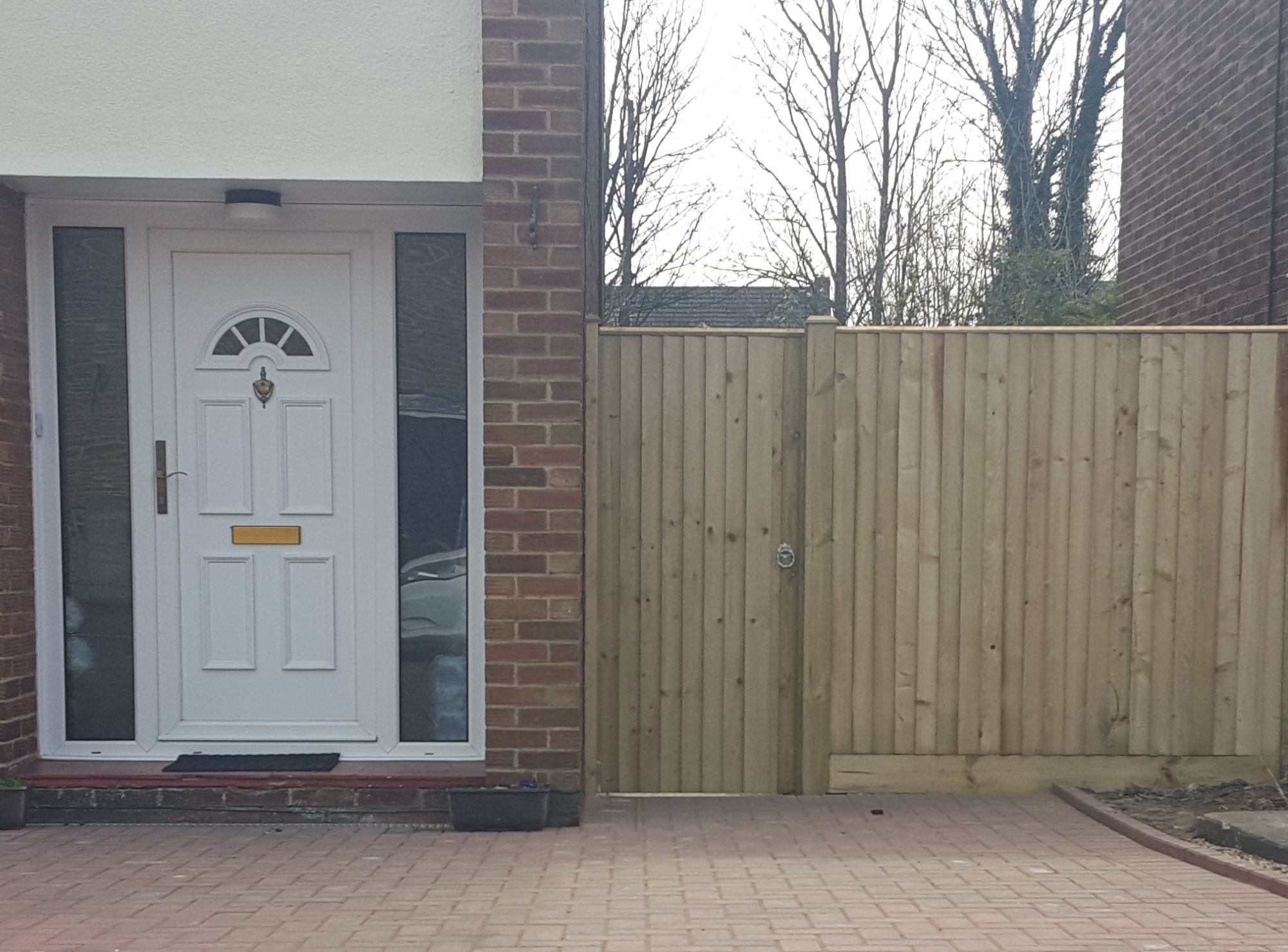 CLOSE BOARD GATE AND FENCE.jpg