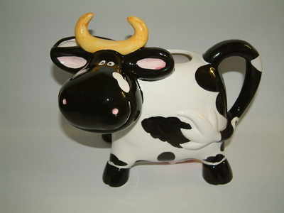 EL734 Comical cow jug - gift boxed