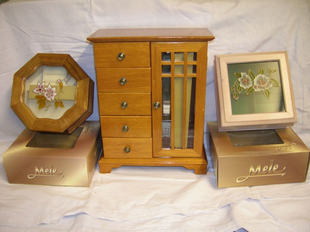 ZN8100  Mele jewellery cabinet