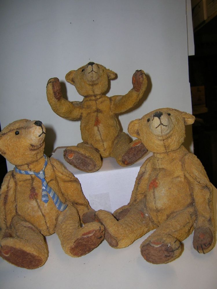 KB0026 'Poor Ted' resin characters 7" high