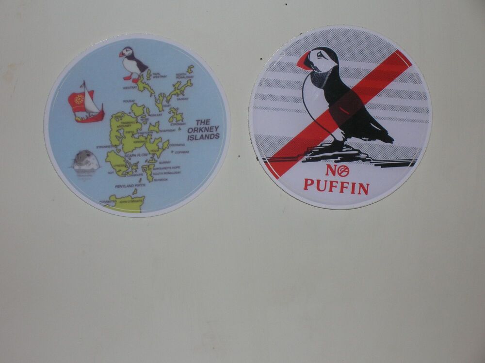 KB029 Vinyl self-adhesive sticker  3.5" dia. A/ Orkney Isles map B/ No puffin