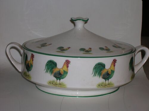 AA2036 Covered vegetable dish