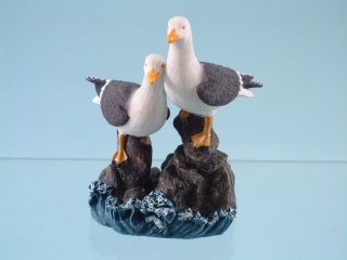 11605 Seagull pair on rock - 13 cmH