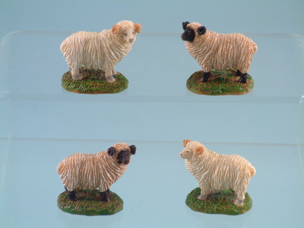 10362 Mini resin sheep - 5cm