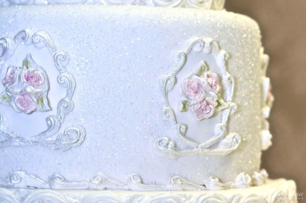 Karen Davies Cake Decorating Mould - ROSEBUD CUPCAKE TOP