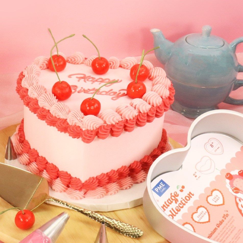 PME - Vintage Cake Tin - HEART 6"