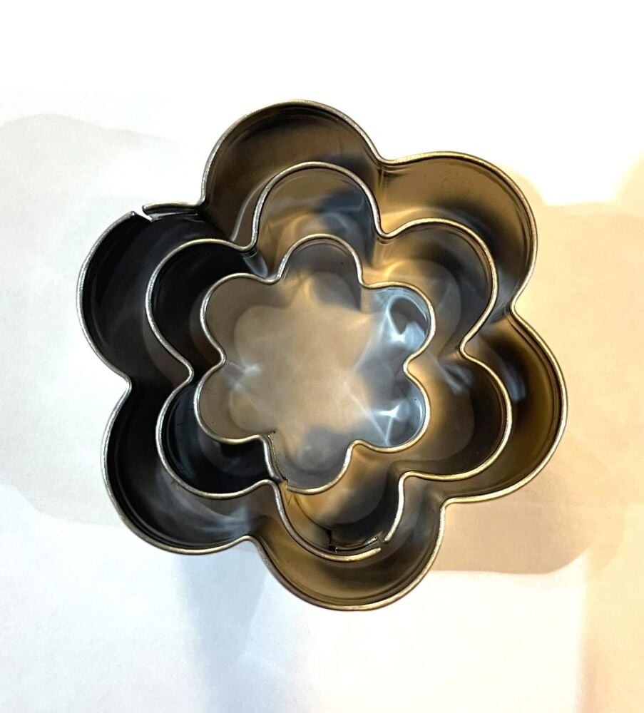 Purple Cupcakes Cutters - FLOWERS x 3