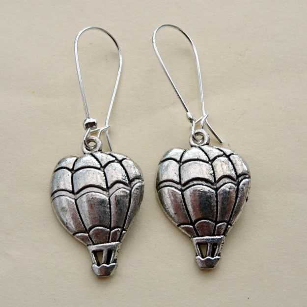 Hot air balloon earrings in silver tone on kidney earwires SE040