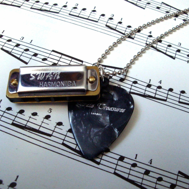 Harmonica and plectrum necklace on ball chain MN025