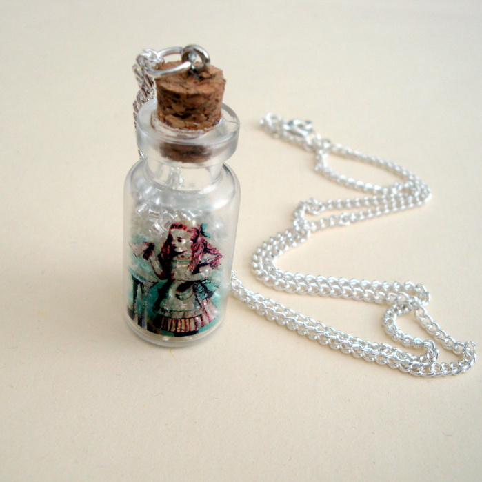 Alice in Wonderland "Drink Me" bottle necklace VN106