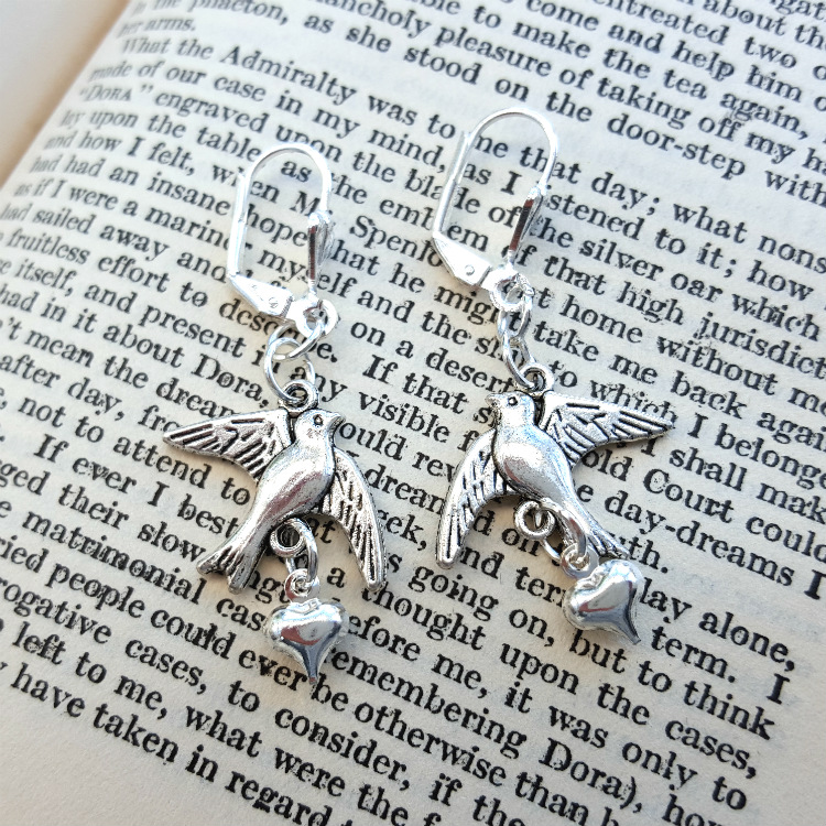 Silver swallow and heart earrings VE054