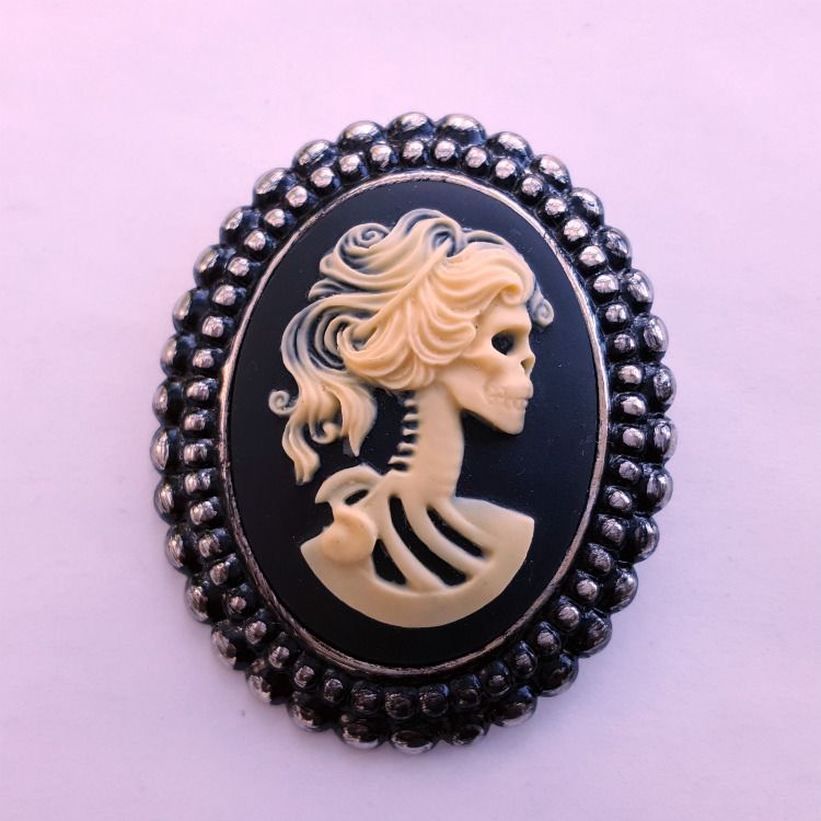 Gothic Skeleton Lady cameo brooch P003