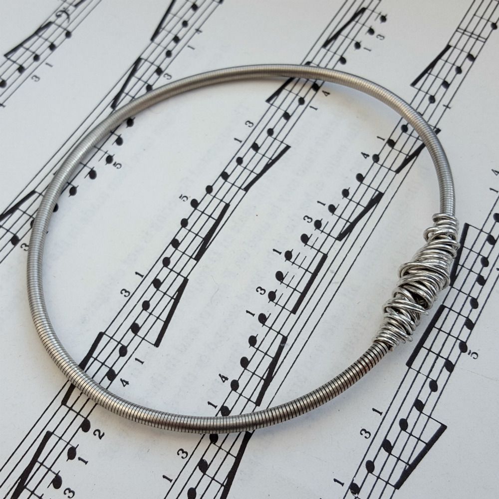 Stand up bass string bracelet 27cm circumference  (DMc)GSB016