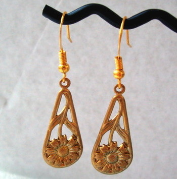 Vintage brass flower drop earrings VE002