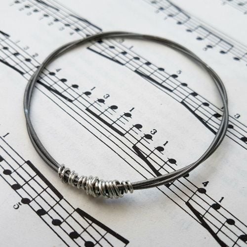 Wayne Thomas Trampolene bass guitar string bracelet size XS (65mm diameter)