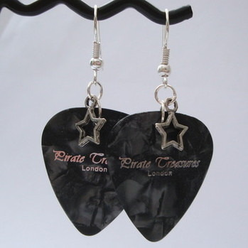 KE014 Black Pirate Treasures plectrum earrings