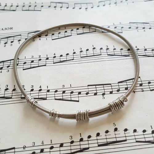 Wayne Thomas Trampolene bass guitar string bracelet size L (80mm diameter)