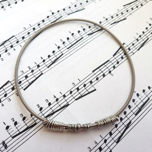 Wayne Thomas Trampolene bass guitar string bracelet size M (75mm diameter)