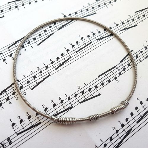 Wayne Thomas Trampolene bass guitar string bracelet size L (80mm diameter)