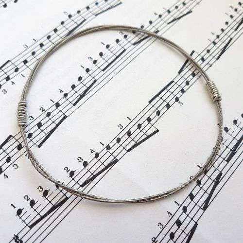 Jack Jones Trampolene guitar string bracelet size L (80mm diameter) JJ044