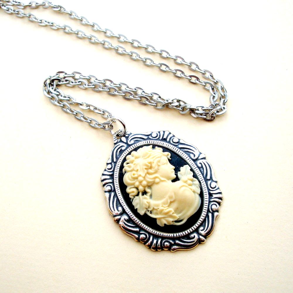 Victorian style antique silver & black cameo necklace VN009