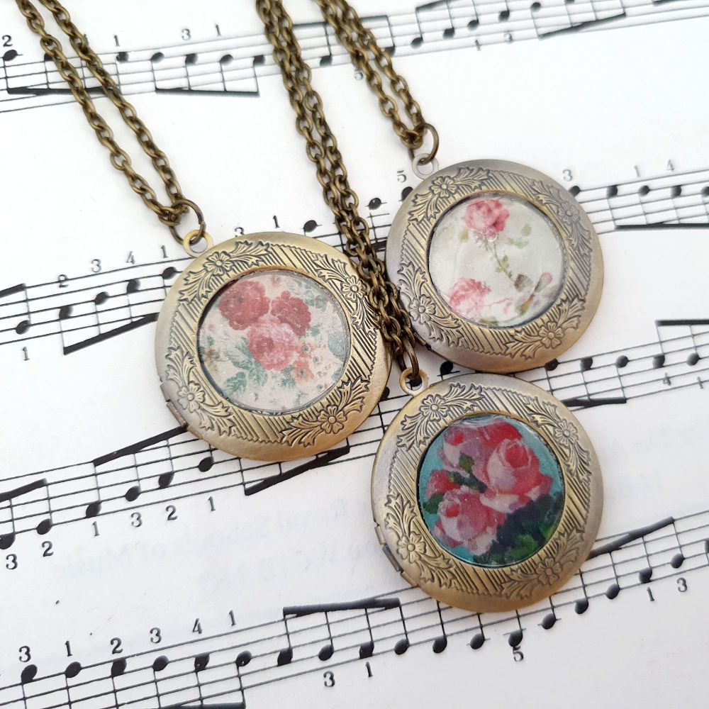 VN056 Vintage inspired floral antique bronze locket necklace