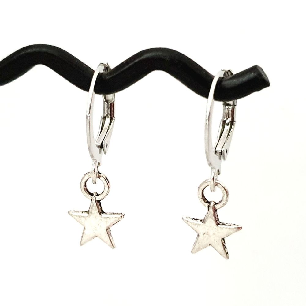 Small huggie hoop earrings with silver star charm CE024