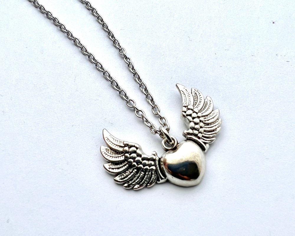 Winged heart charm necklace in antique silver tone VN097