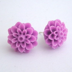 Vintage style lilac chrysanthemum flower earrrings VE019