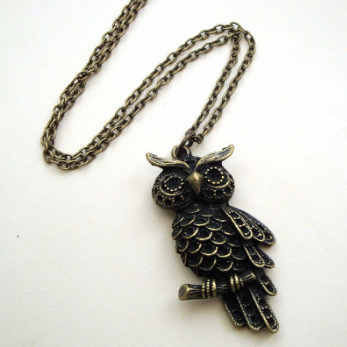Vintage kitsch antique bronze owl charm necklace - VN077