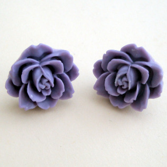 Vintage style rose flower earrings in lavender VE036