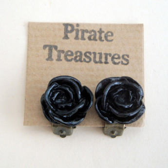 Vintage style rose flower clip on earrings in black VE038