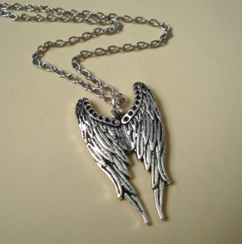 Antique silver angel wings charm necklace VN089