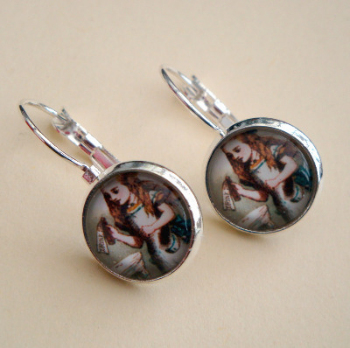Alice in Wonderland earrings in silver VE045