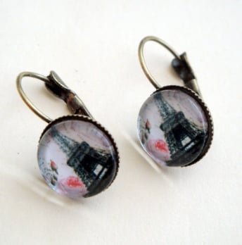 Eiffel Tower vintage inspired cabochon earrings in antique bronze VE048