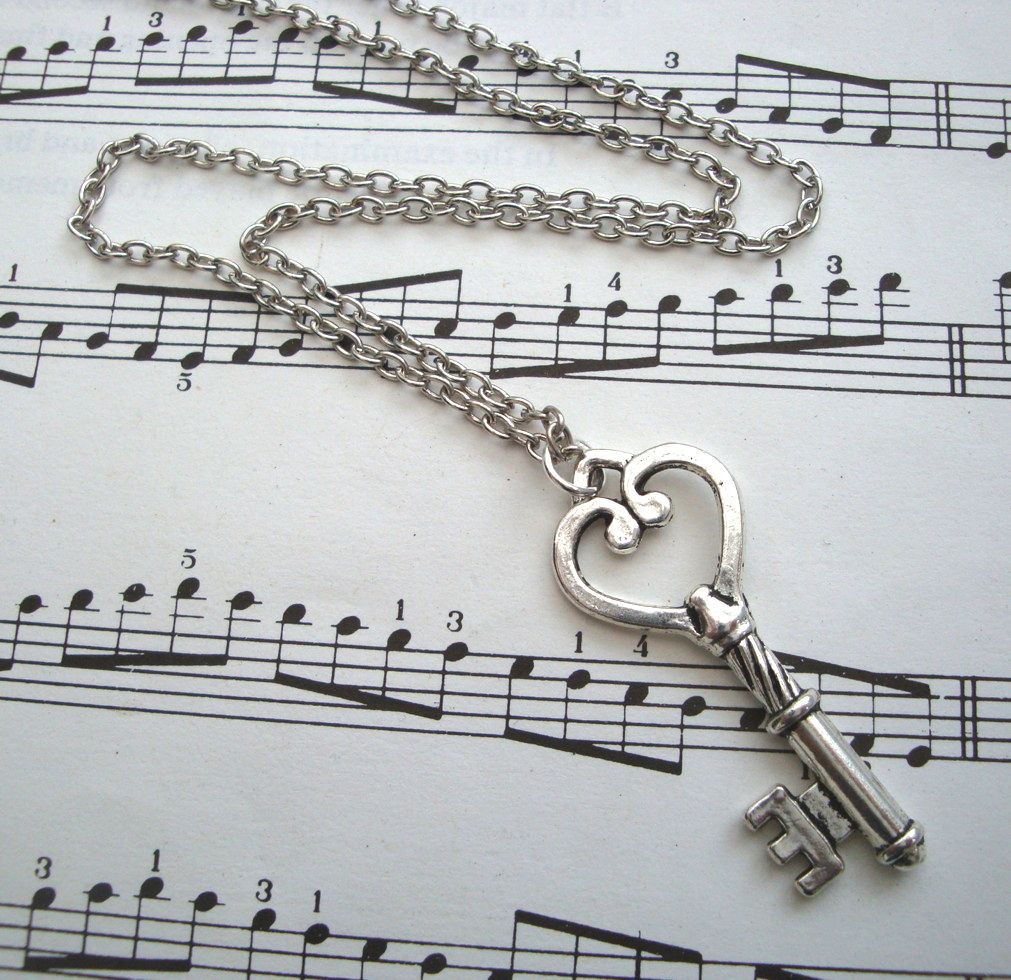 Vintage inspired antique silver key necklace VN109