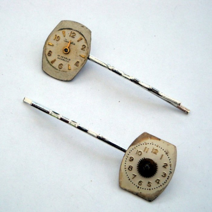 Steampunk hair grip / bobby pin set with vintage watch faces SP015