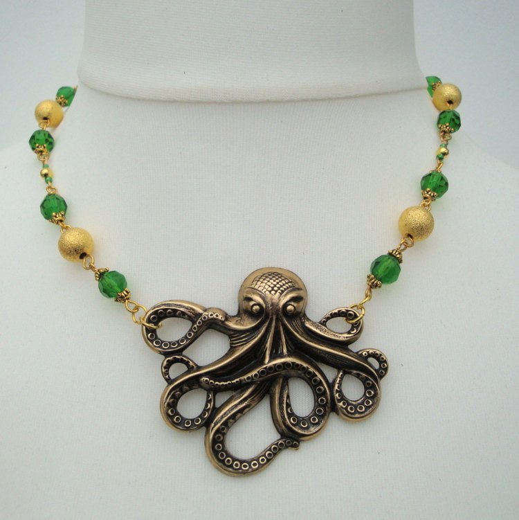 Vintage style beaded octopus charm necklace VN087