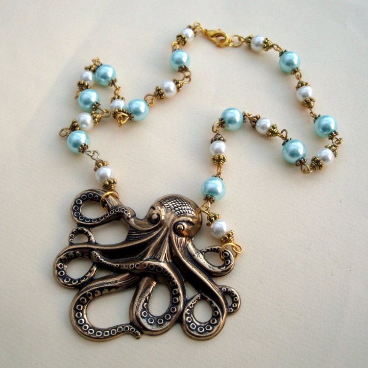 Vintage style beaded octopus charm necklace VN086