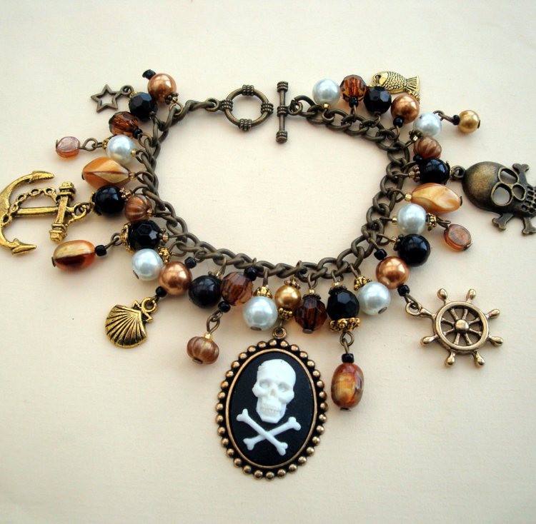 PCB072 Antique gold beaded pirate cameo charm bracelet